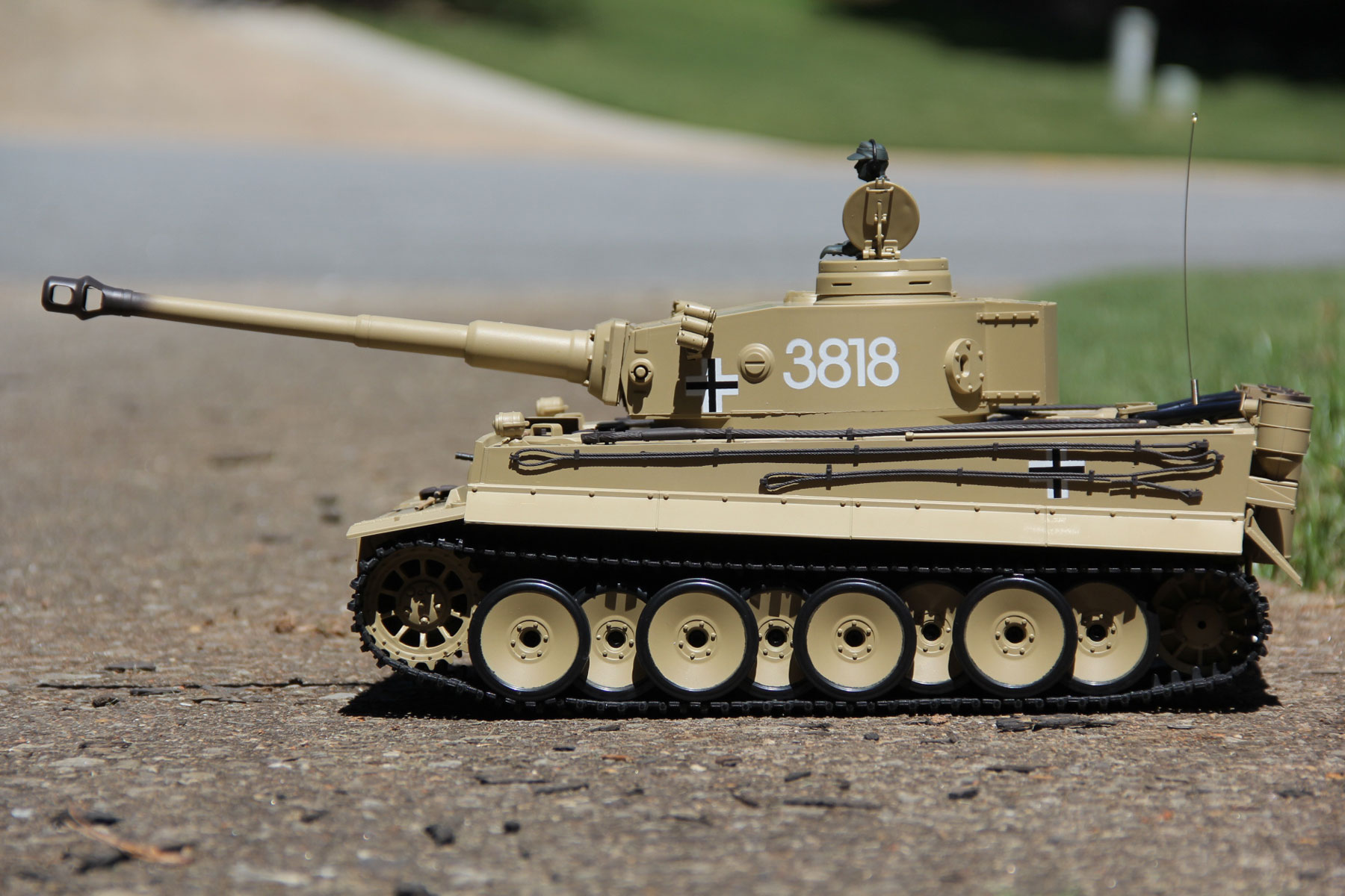 ヘンロン　German Tiger I 1/16 ラジコン Buy Heng Long German Tiger 1 North Africa Upgrade Edition 1/16