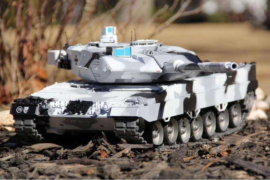 2.4G Henglong 1/16 7.0 Leopard2A6 RC Tank 3889 Metal Gearbox Suspensio