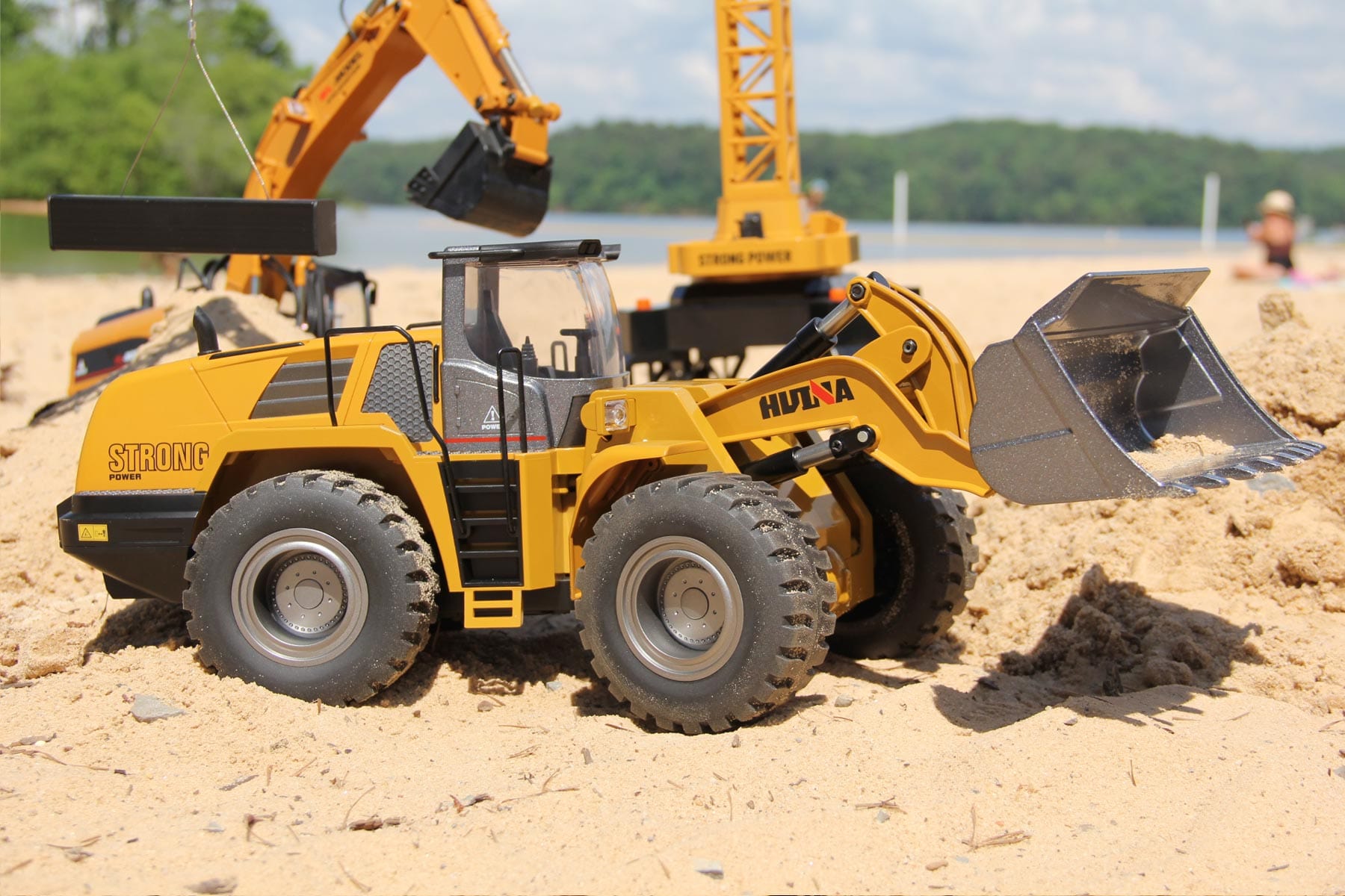 Buy Huina C972M Die-Cast 1/14 Scale Wheel Loader - RTR
